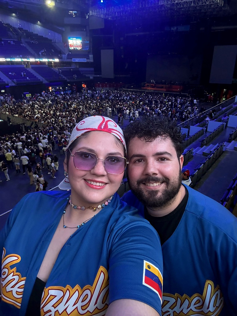 Dani y Ángel juntos en un concierto